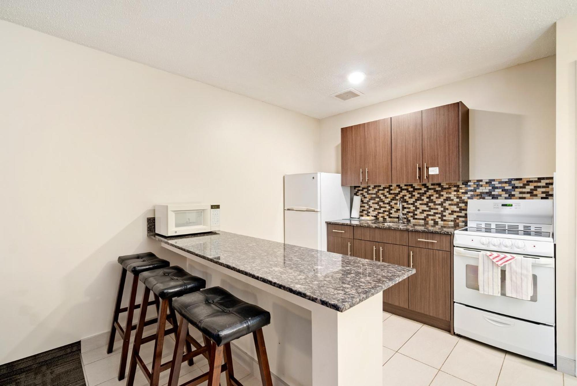 אדסון Guest House Inn & Suites מראה חיצוני תמונה
